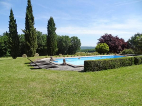 Maison de 4 chambres avec piscine privee jardin clos et wifi a Saint Amand de Coly